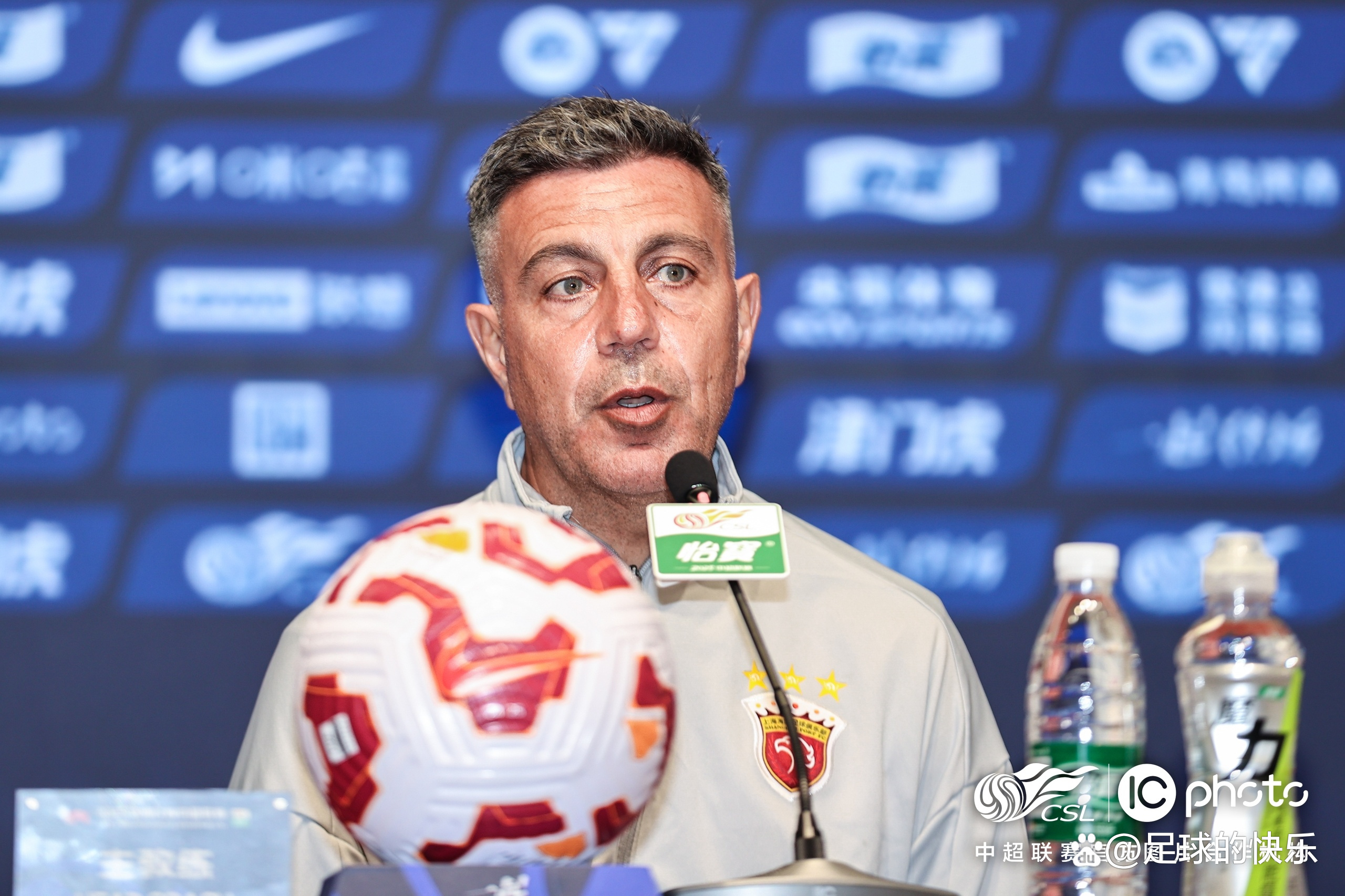 包含今夜中超传出新动向,切尔西官宣签约,管理层表态:媒体盛赞,赛程密集仍需轮换的词条 包含今夜中超传出新动向,切尔西官宣签约,管理层表态:媒体盛赞,赛程密集仍需轮换的词条