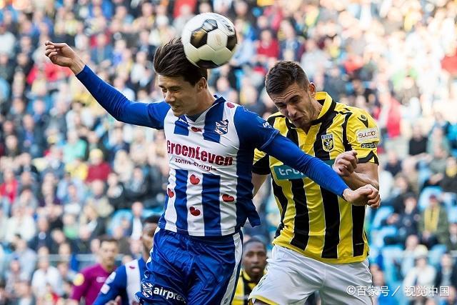 包含荷甲今夜再迎强敌，波特兰开拓者门线救险，主帅态度：质疑声仍在，更衣室氛围转暖的词条