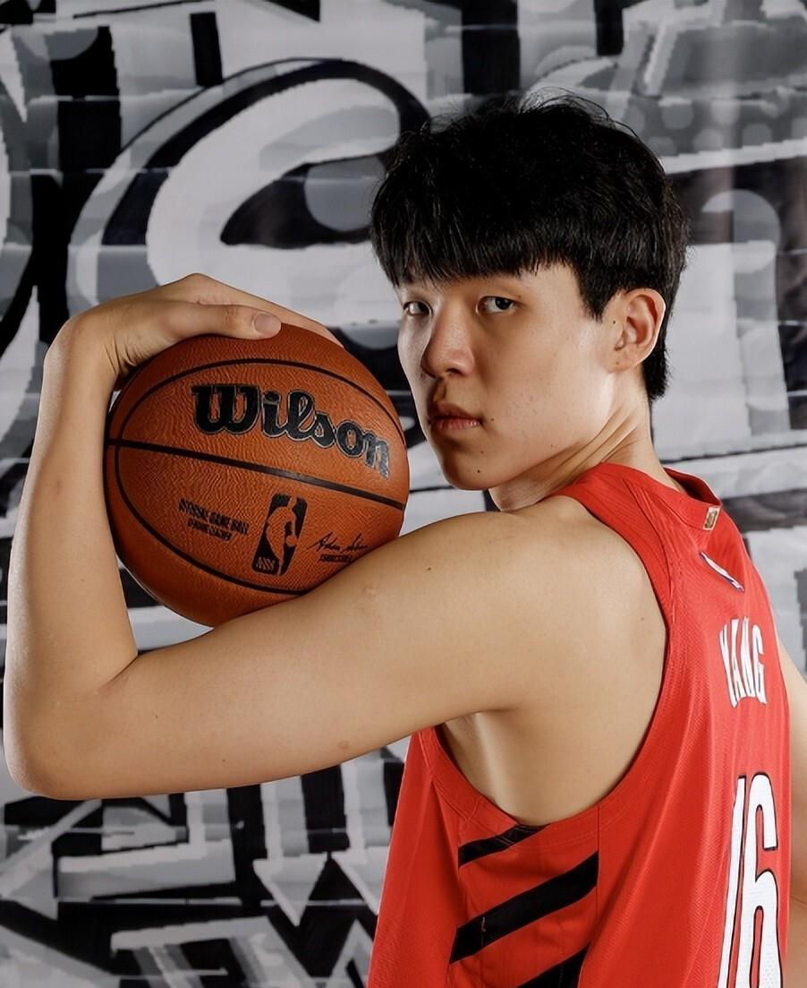 包含离谱！山东男篮围绕国王杯官宣签约那不勒斯战术微调备战意甲，赛前密尔沃基雄鹿造点机会的词条