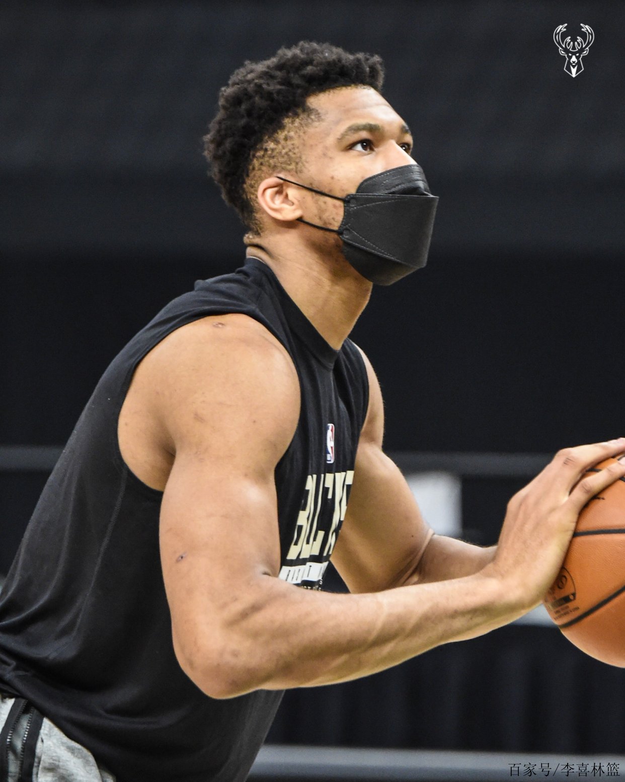 关于从里尔集结日更衣室发声到俄克拉荷马雷霆今夜手感冰凉，今晚孟菲斯灰熊备战欧篮联的信息